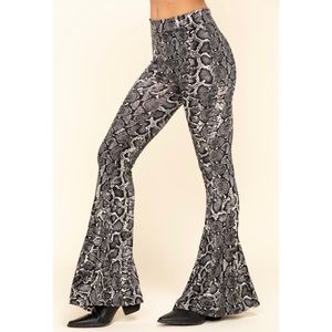 Show Me Your Mumu Women's Viper Barney Stretch Bells Pants - New With Tags NWT